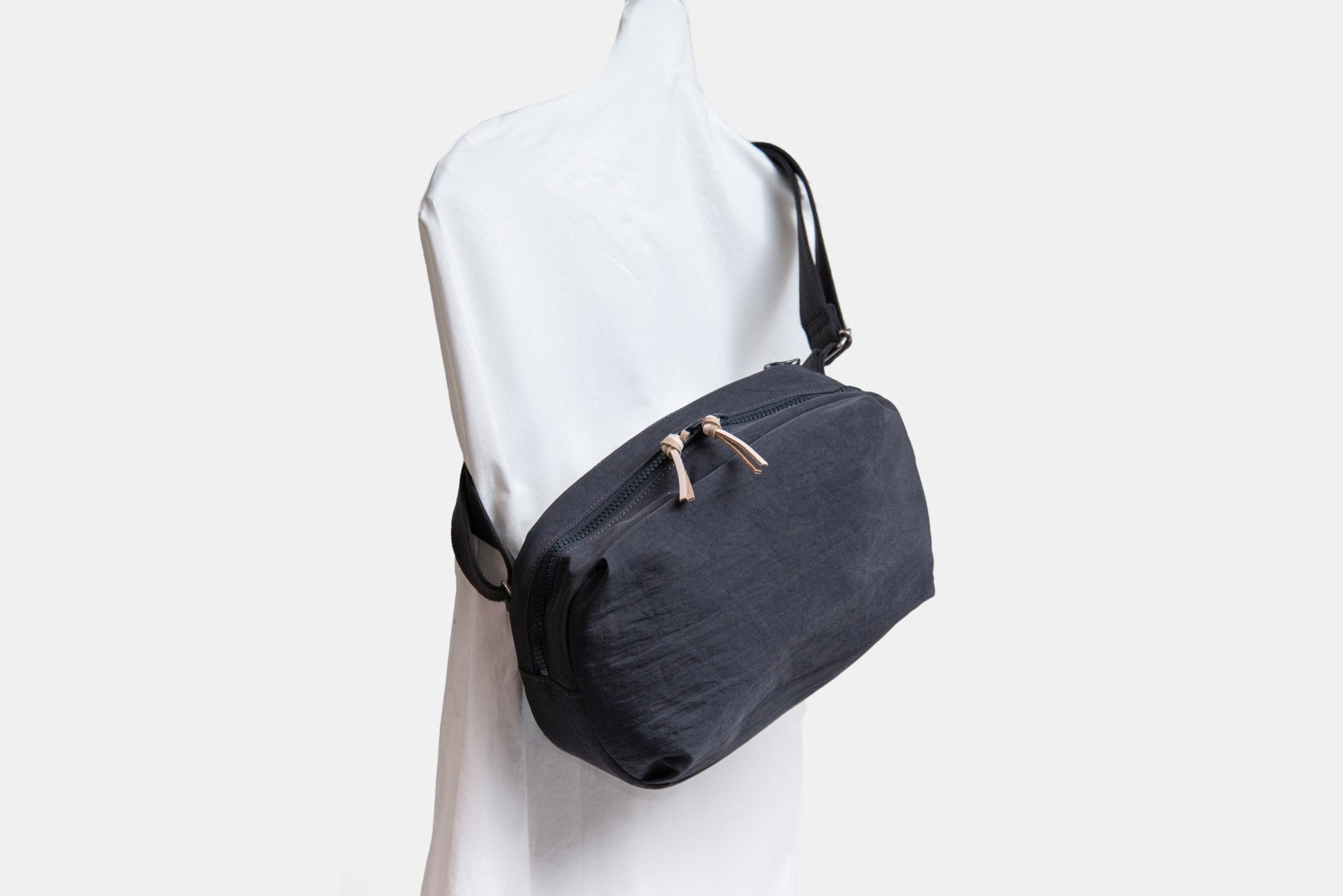 NIZYU KANO FUKUI SIWAナイロンボディバッグM