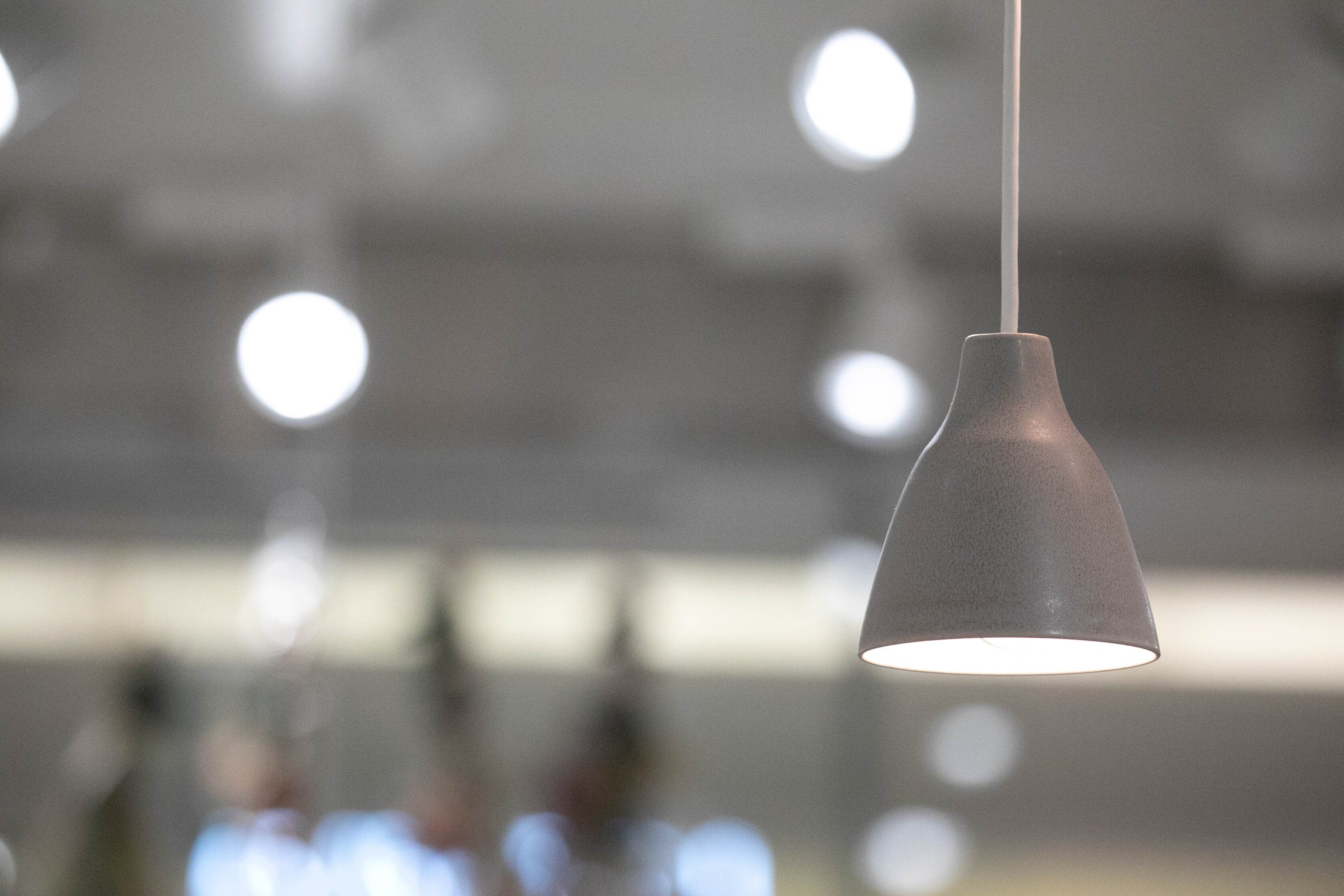 SAKUZAN×SUU 陶器のペンダントランプ